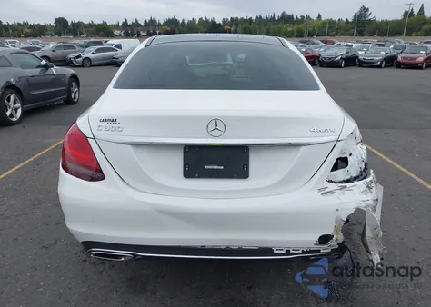 2021 Mercedes-Benz C 300 4Matic z USA, uszkodzony, nr VIN W1KWF8EB8MR625884